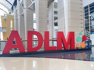 2025ADLM | LOCMEDT vous invite à surfer sur les vagues